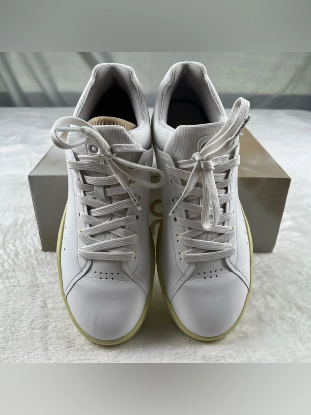 On Running The Roger Advantage Sneakers White Hay CloudTec W9.5